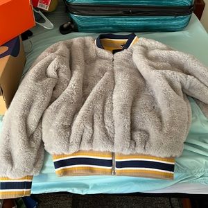 Sherpa Cotton On Jacket! Needs to go ASAP